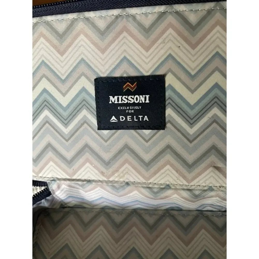 Missoni for Delta Travel Case Zip Organizer Navy Chevron Vanity Toiletry Case